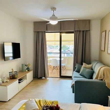 Estudio Los Cristianos ลอส กริสเตียนอส ภายนอก รูปภาพ