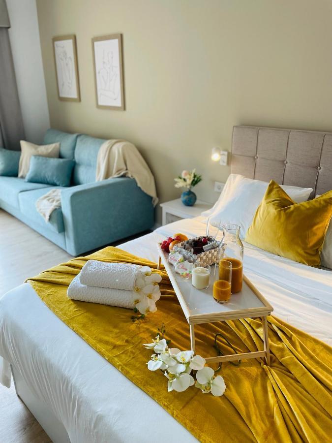 Estudio Los Cristianos ลอส กริสเตียนอส ภายนอก รูปภาพ