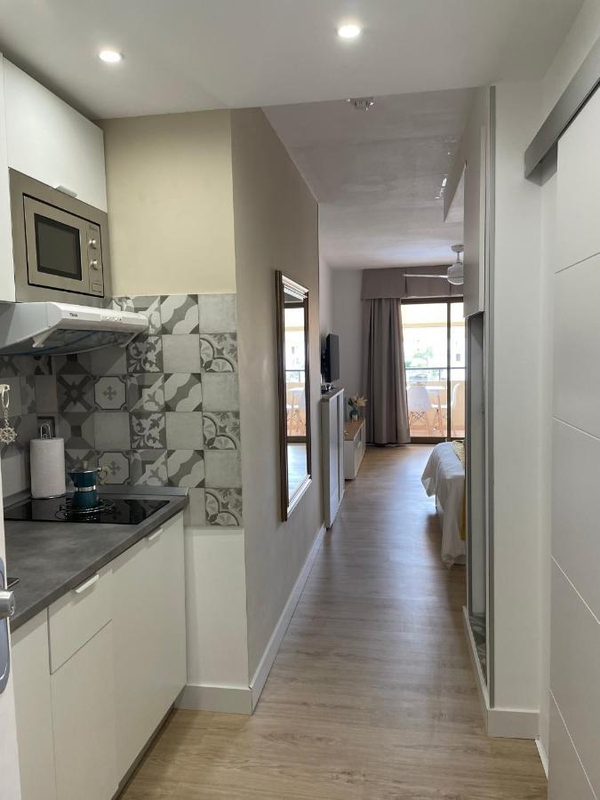 Estudio Los Cristianos ลอส กริสเตียนอส ภายนอก รูปภาพ